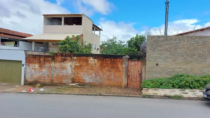 Lote 300 metros quadrados a venda Bairro de Lourdes