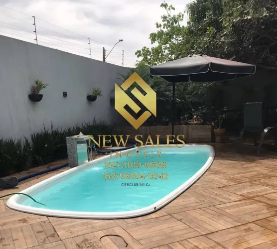 Casa com 3 Quartos sendo uma suíte e Localização privilegiada !!