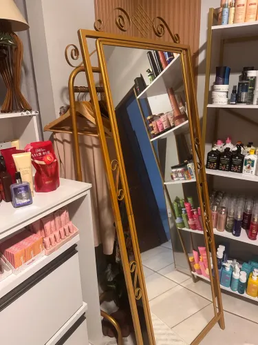 Espelho com moldura