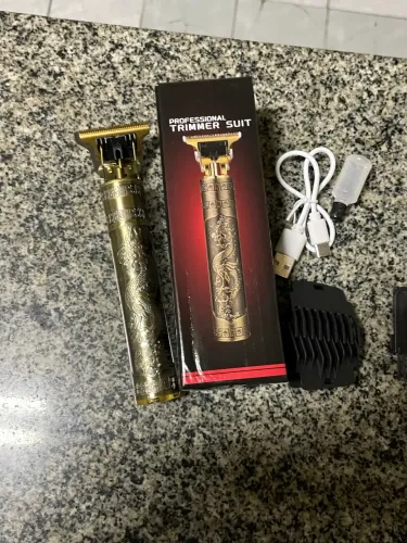Maquininha de cortar cabelo e barba Profissional T9 - Recarregável 