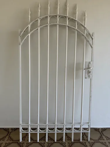 VENDO PORTÃO DE FERRO REFORÇADO