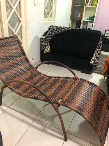 Espreguiçadeira marrom