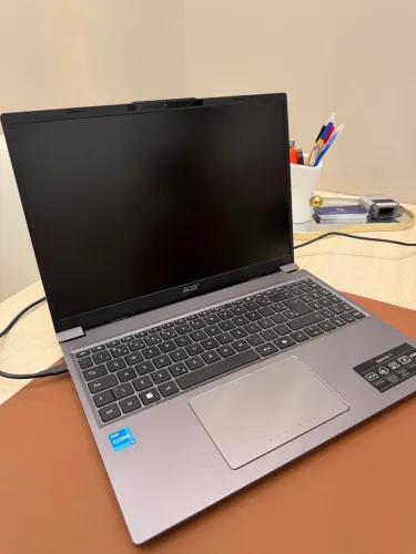 Notebook Acer i3 (Muito novo e na garantia)