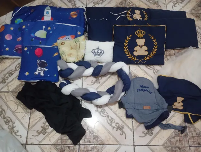 Vende-se kit berço acompanha, canguru ,sling