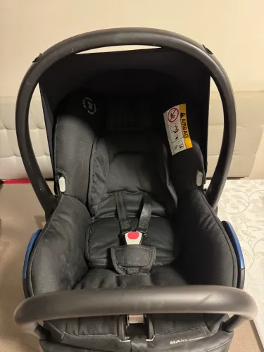 Bebê conforto Maxi Cosi essential com base para carro