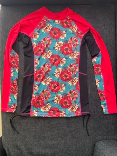 Blusa Floral com proteção UV , térmica , estampa Floral 
