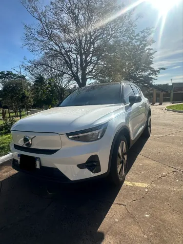 Volvo XC40 Recharge Plus (elétrico) 2024