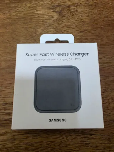 Carregador sem fio Samsung P 2400