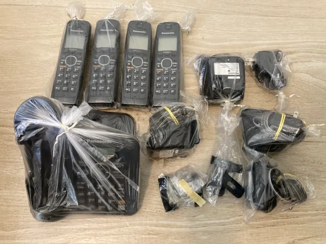 4 Telefones Sem Fio Panasonic KX-TG785 SK1