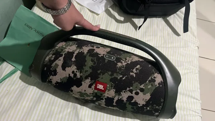 CAIXA DE SOM BOOMBOX JBL CAMUFLADA