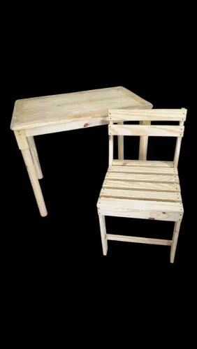 Mesa com Cadeira de Pinus