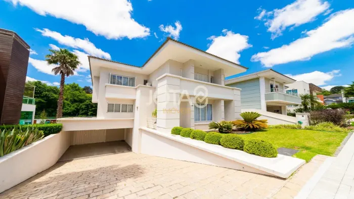 CASA MOBILIADA COM PISCINA E 4 SUÍTES EM SANTA FELICIDADE Casa Mobiliada Com Piscina E 4 S