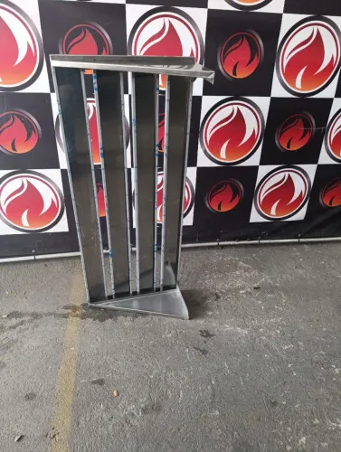 Prateleira 1,20x50 vazada de parede toda no aço inox nova temos a pronta entrega