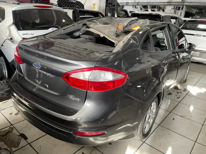 Sucata New Fiesta sedan 1.6 power shift Aut 2015 