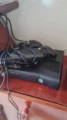 Xbox 360 + Kinect + 2 Controle + Jogos + HD 1TB