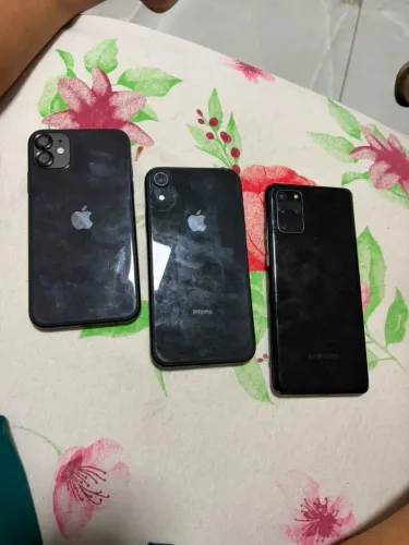 Pego catira em iPhone superior dou os tres