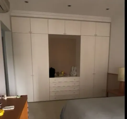 Guarda Roupa Lindo Todo em Madeira