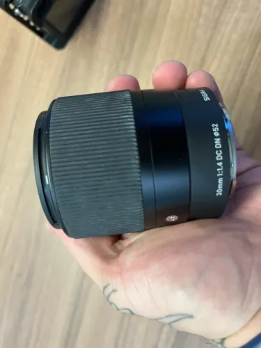 Lente Sigma 30mm 1.4 Contemporary E-mount Sony