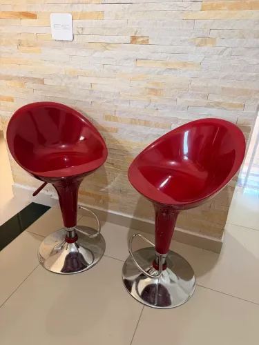 2 Banquetas Vermelhas
