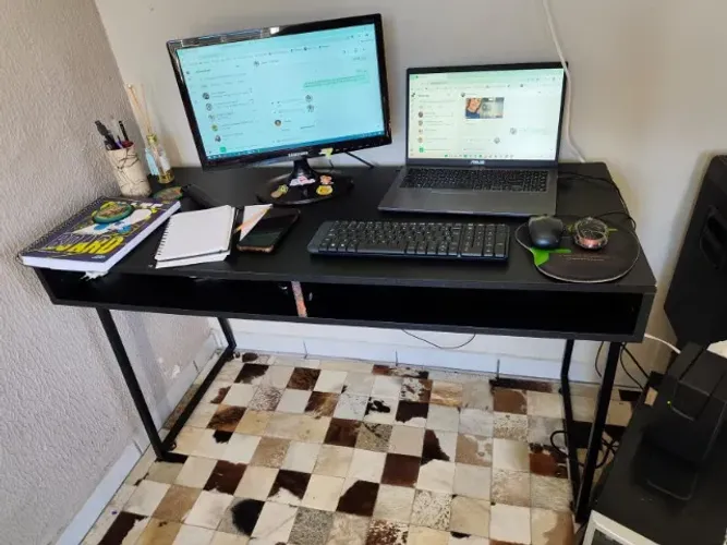 Escrivaninha/Mesa de escritório