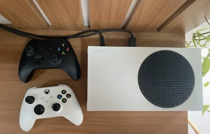 Console XBOX SERIES S 512gb + 2 controles