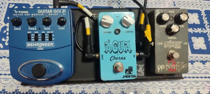 Pedal bord básico completo com fonte e cabos de conexão
