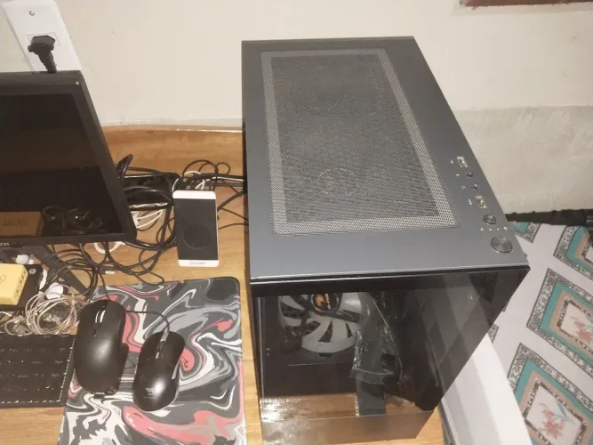 Vende-se gabinete gamer com 5 fans