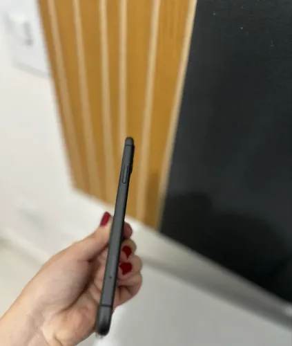 iPhone 11, extremamente conservado, 64 gb.