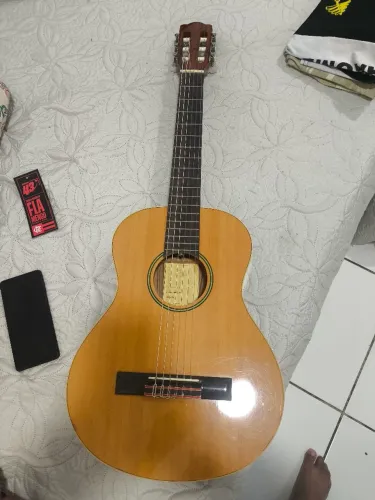 Troco violão por cavaquinho