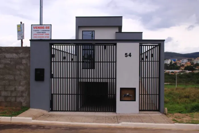 Casa Nova e Moderna em Bom Jardim de Minas - MG 