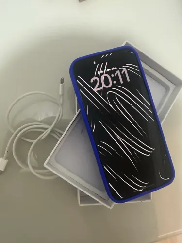 iPhone 15 Pro Max com 256GB bateria 92% muito novo.