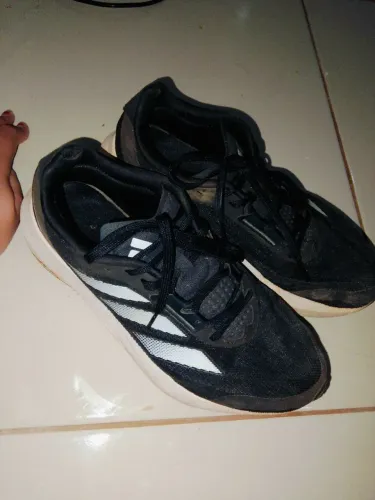 Tênis esportivo Adidas DuramoSpeed