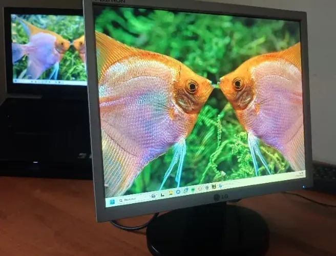 Monitor/Tela LG Flatron | 17pol | LCD | 75hz | Praticamente novo | c/ adaptador HDMI