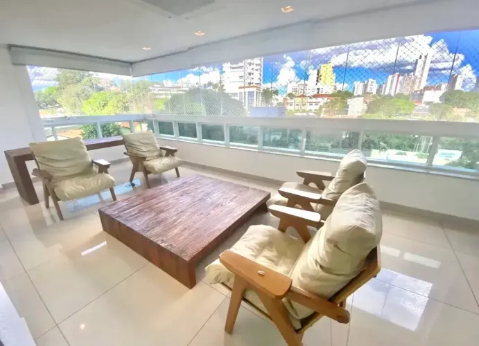 Apartamento com 4 Suítes à Venda no Quilombo  226m², Elevador Privativo e Melhor Preço do 