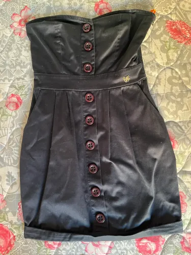 Vestido curto preto
