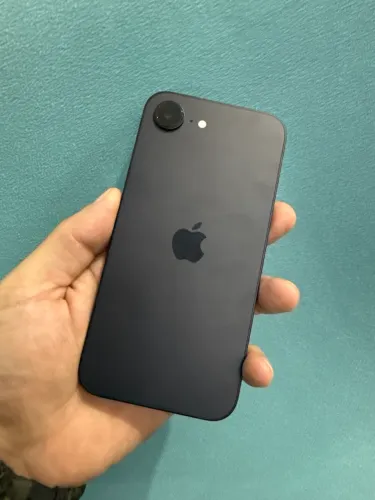 Iphone 16e 128 semi novo Bateria 100 % 23 ciclos