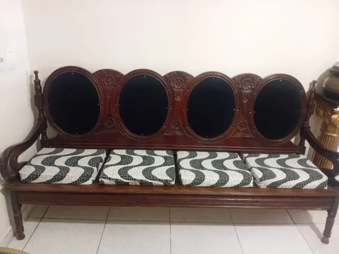 Vendo essa linda cadeira colonial.
