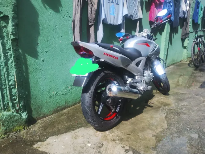 Moto CBX TWISTER 250