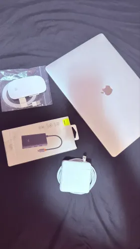 MacBook Pro 2019 I9 512gb 70 ciclos