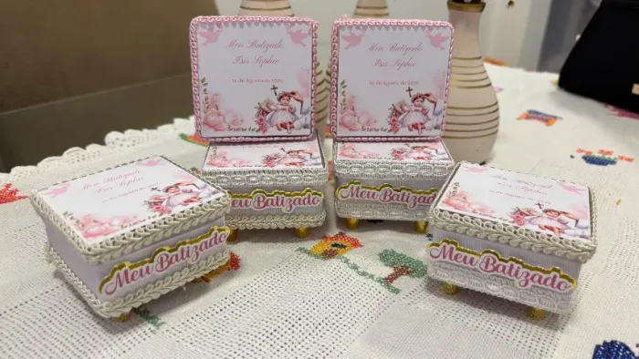 Caixinha acrílica personalizada para lembrancinha