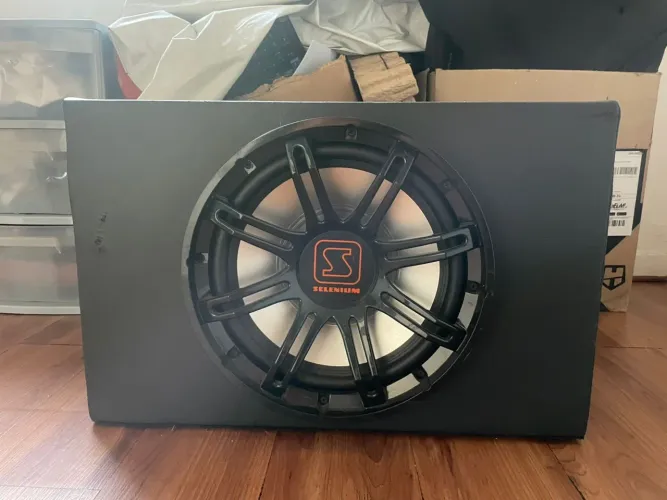 Caixa de Som Selada com Subwoofer Selenium 15?
