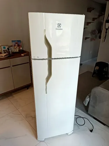 GELADEIRA Eletrolux 270L - 220V Revisada.