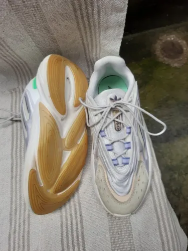 Tênis Adidas Original Corrida Excelente condição, mal foi usado. Nº35