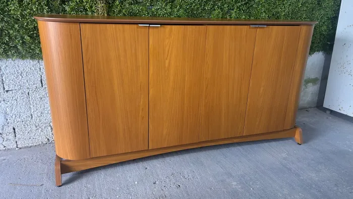 Buffet Aparador curvo em MDF 4 portas.