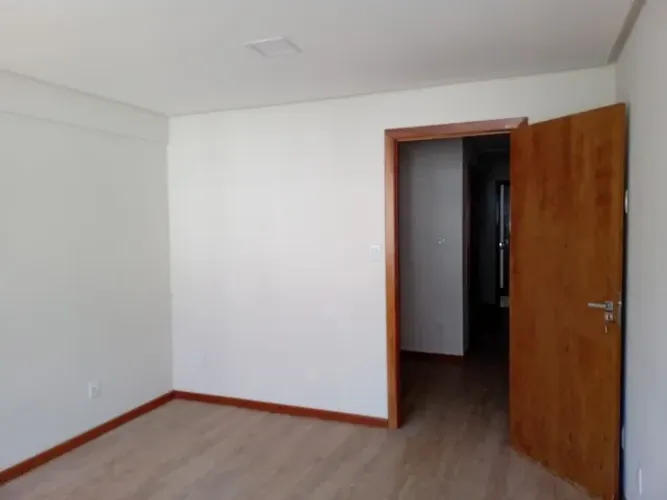 sala no Itaigara/Pituba/Salvador, 35m², divida em 3 ambientes- Estacionamento clientes
