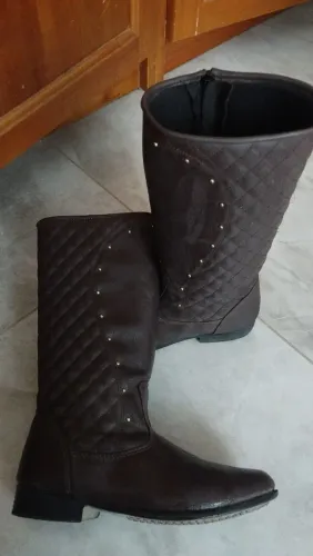 Vendo Bota infantil 