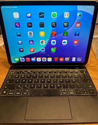 iPad 11ª Geração 128GB Wi-Fi + Capa com Teclado Magnético