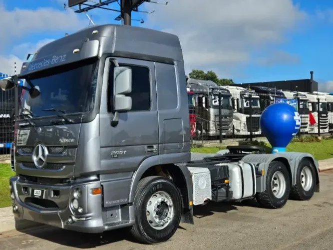 Mercedes Benz Actros 2651 6x4 bug Leve Mola Ano 2020 Automático Ar Condicionado