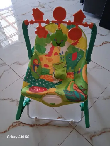 Cadeira de balanço de bb