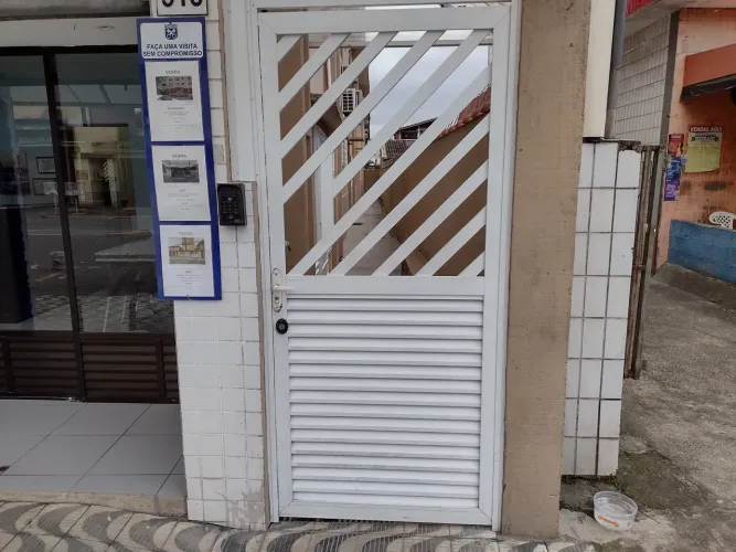 Sobrado em Condomínio, próximo a praia COD P44